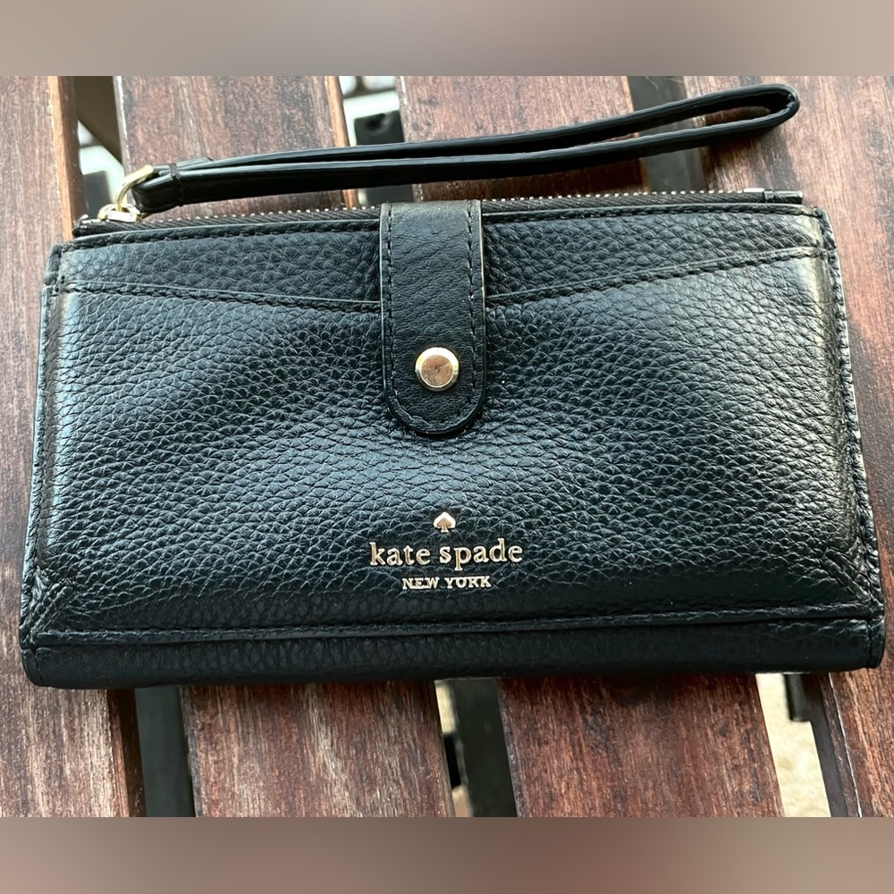 Kate Spade ♠️ Jackson Medium Black Phone Wristlet Wallet like new condition.